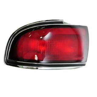OE Replacement Buick Lesabre Driver Side Taillight Assembly (Partslink Number GM2800144): Automotive