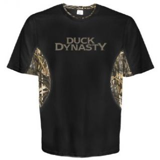 Club Red Duck Dynasty Logo Black Camo T Shirt: Clothing