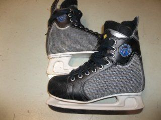revolution T2 ice hockey Skates   Size 10.5 (adult/teen)     very good condition : Sports & Outdoors