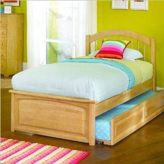 Atlantic Furniture Windsor Platform Bed w/ Raised Panel Footboard in Natural Maple: Furniture & Decor