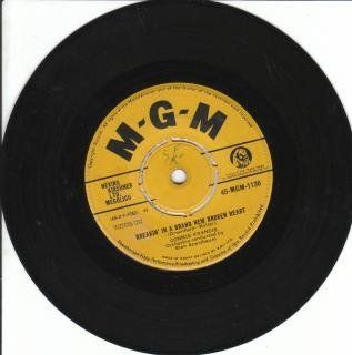 Connie Francis   Breakin In A Brand New Broken Heart   7 inch vinyl: Music