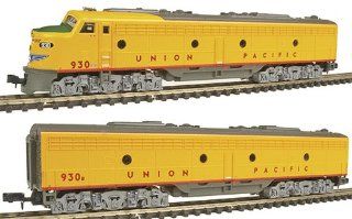 Walthers Proto   EMD E8 A B pwd UP #930/B   N Toys & Games