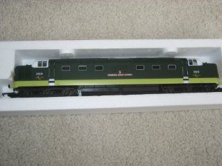 Lima OO Gauge L204607: Limited Edition Diesel Locomotive Class 55 D9016 "Gordon Highlander" BR Two Toned Green: Toys & Games