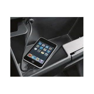 Genuine Nissan Accessories 999U7 ST002 Interface System for iPod: Automotive
