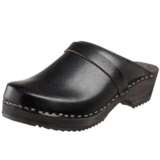 Cape Clogs Women's Jet Black Wooden Swedish Clog, Black, 5 M US: Clogs And Mules Shoes: Shoes