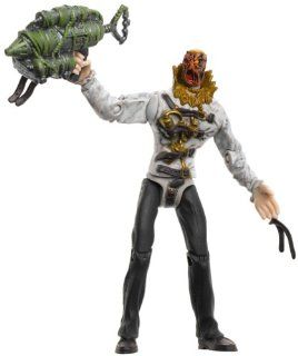 Batman Begins Movie Action Figure Scarecrow with Watergun and Action Arm Toys & Games
