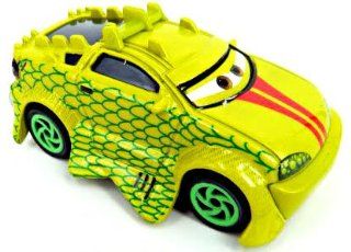 Disney / Pixar CARS TOON 155 Die Cast Car Komodo: Toys & Games