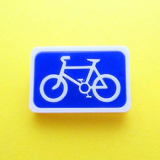 bicycle brooch by hand over your fairy cakes
