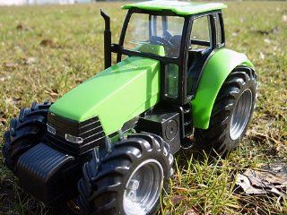 Ferngesteuerter RC Traktor 1:32 mit Beleuchtung 234: Spielzeug