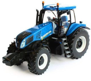 Britains New Holland T8.390 Tractor: Toys & Games