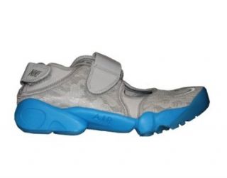 Nike Air Rift Womens Shoes Neutral Grey/Metallic Silver Blue Glow 315766 010 6: Shoes