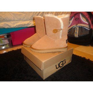 UGG Women's Bailey Button Boot: Shoes