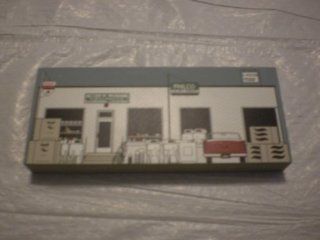 ALLEN G MUSSER STORE BOWMANSVILLE PENNSYLVANIA LIMITED EDITITON HOMETOWNE COLLECTIBLES CM 04 : Collectible Buildings : Everything Else