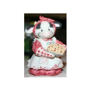 Mary's Moo Moos "Youre My Sweetie Pie" Pilgrm Girl Figurine #372633: Kitchen & Dining