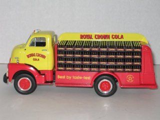 First Gear Die Cast, 19 1739, 1952 GMC Bottle Truck with Royal Crown Cola Logo, 1/34th Scale: Toys & Games