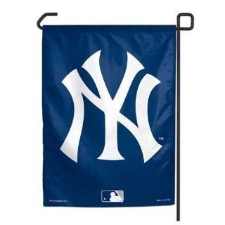 NEW YORK YANKEES OFFICIAL LOGO GARDEN FLAG  Sports Fan Outdoor Flags  Sports & Outdoors