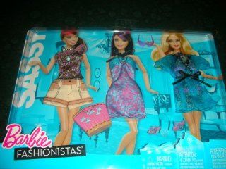 Barbie Fashionistas Day Looks Clothes   Sassy Vacation Fashion (2011): Toys & Games
