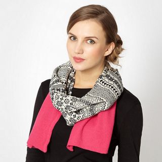 Red Herring Pink patterned knitted scarf