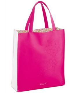 Receive a Complimentary Flower Tote Bag with large spray purchase from