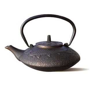 Old Dutch International Black and Copper Koi Teapot 38 Oz.   Home